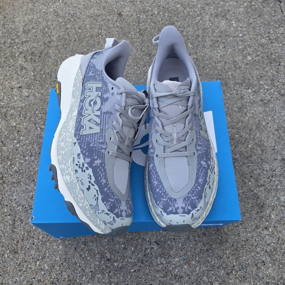 HOKA One Speedgoat 6 Sneaker  Men Size 10D - Picture 2 of 14